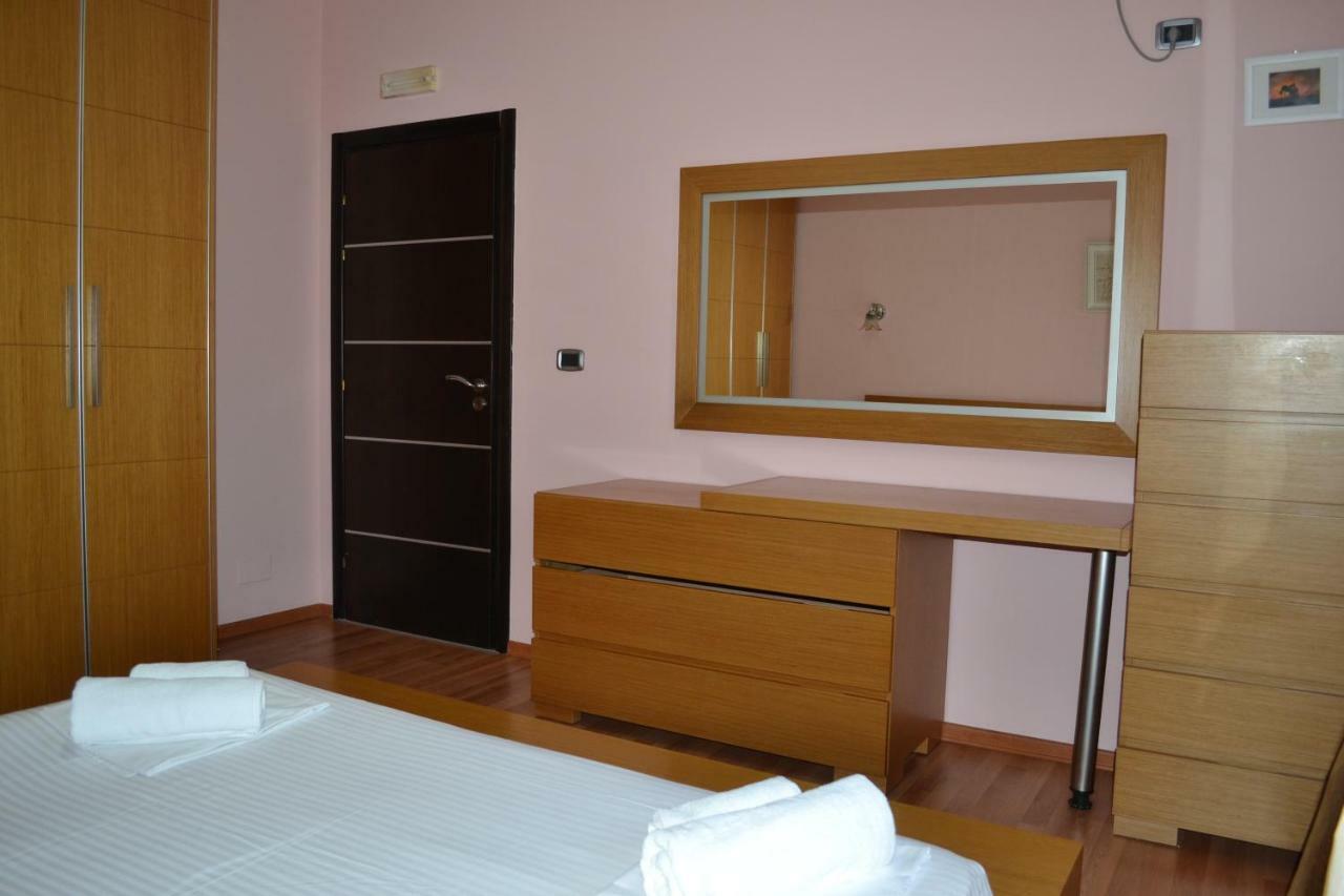 Penthouse 4 Bedrooms Apartment Vlore Exterior photo